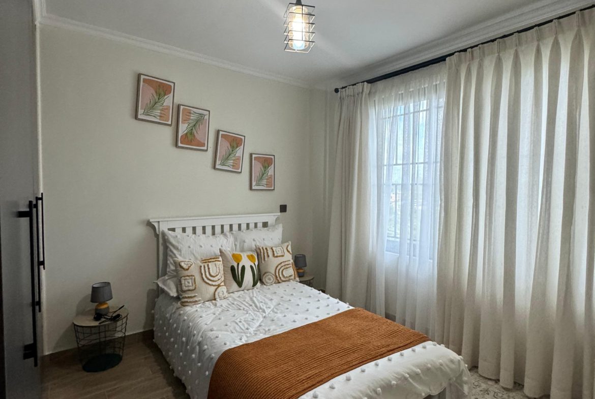 4BR Townhouse in Thome Estate for Rent