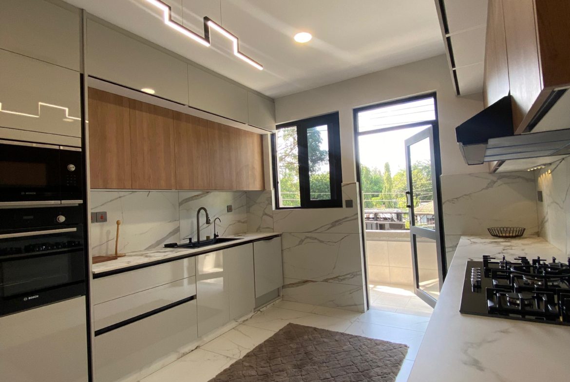 3BR House in Thome Estate for Rent