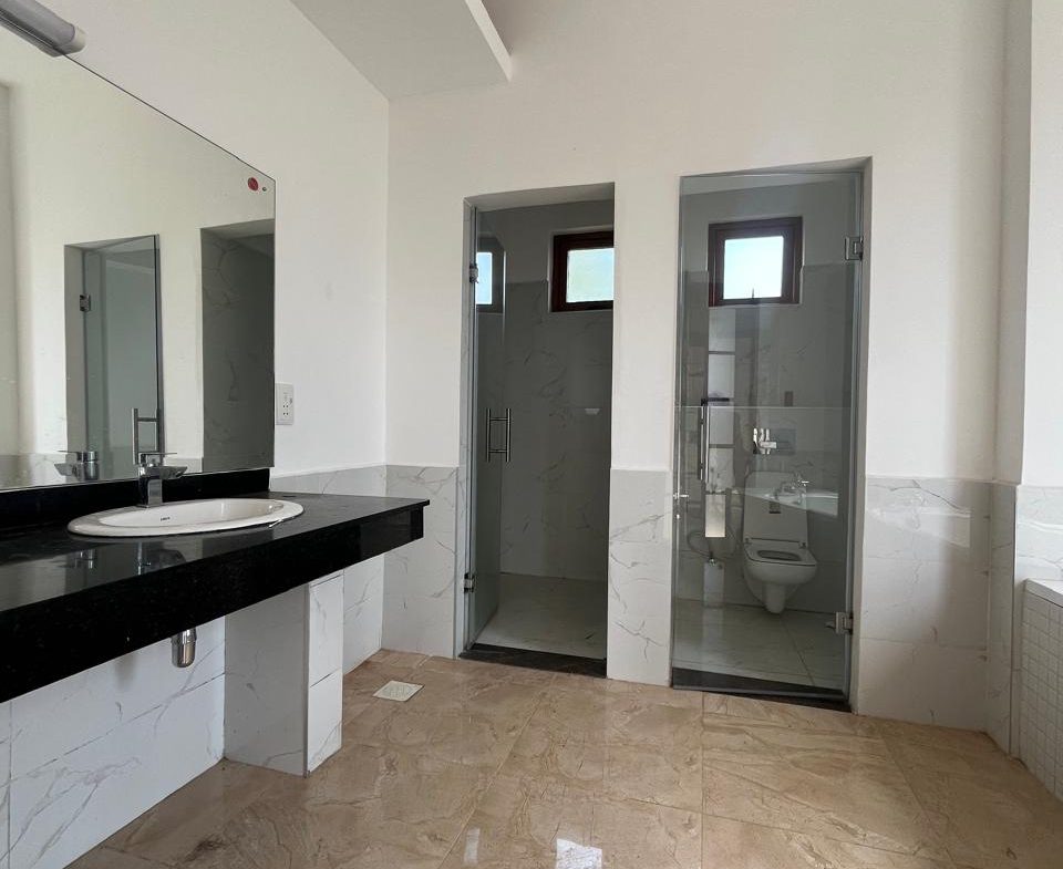 2BR Townhouse in Forest Road for Rent