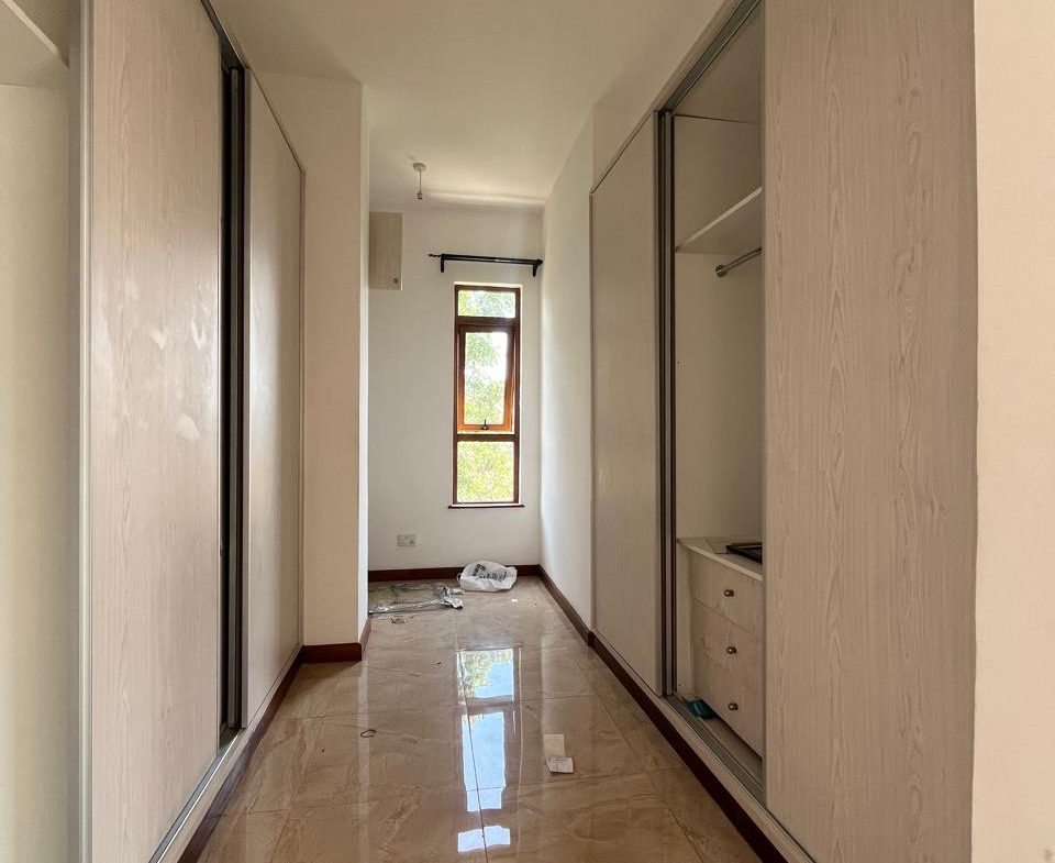 1BR Apartment in Wilson Airport for Sale