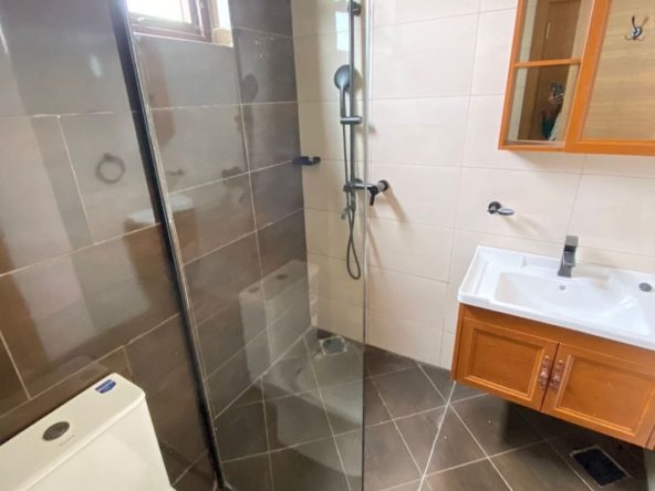 Bedsitter Bedsitter in Kilimani for Sale