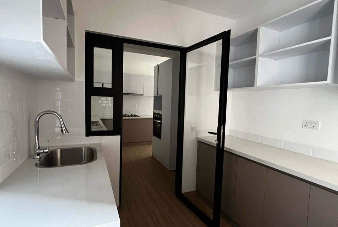 4BR Bungalow in Komarock for Sale