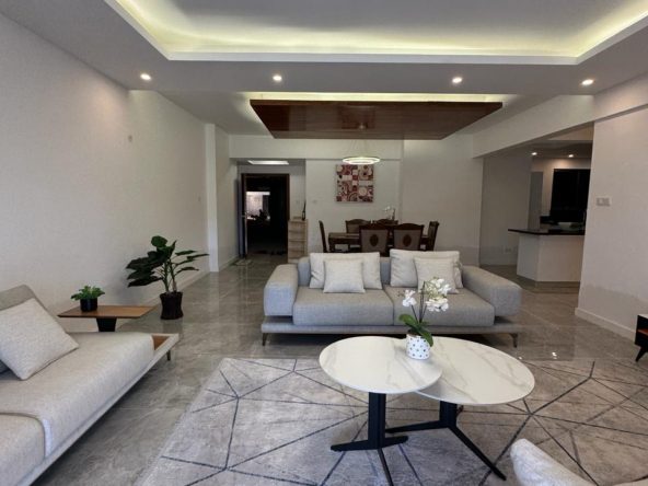 6BR Villa in Kwa Reuben for Sale