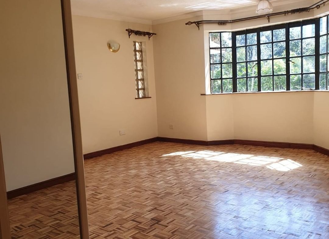 6BR Villa in Makadara for Sale