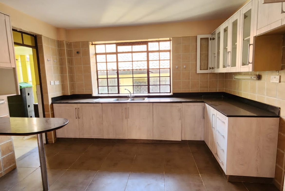 5BR Villa in Uthiru Ruthimitu for Sale